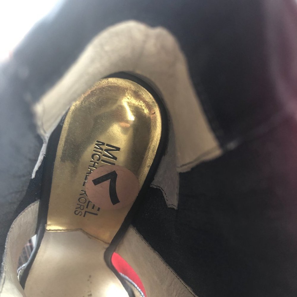 Michael Kors Ankle Boots (Black, like new) size 7 - Picture 4 of 5